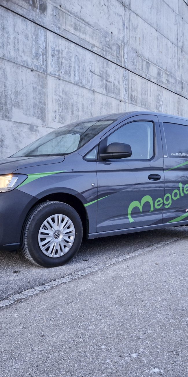 Polepitev dostavnega vozila Volkswagen Caddy za Megaterm, izvedeno s strani Styxz.