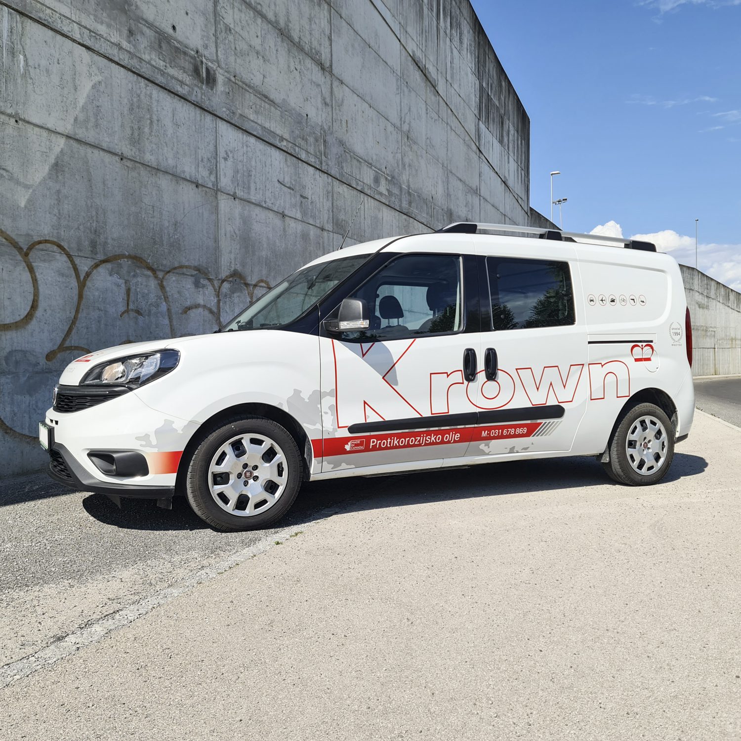 Polepitev dostavnega vozila Fiat za Krown, izvedeno s strani Styxz.