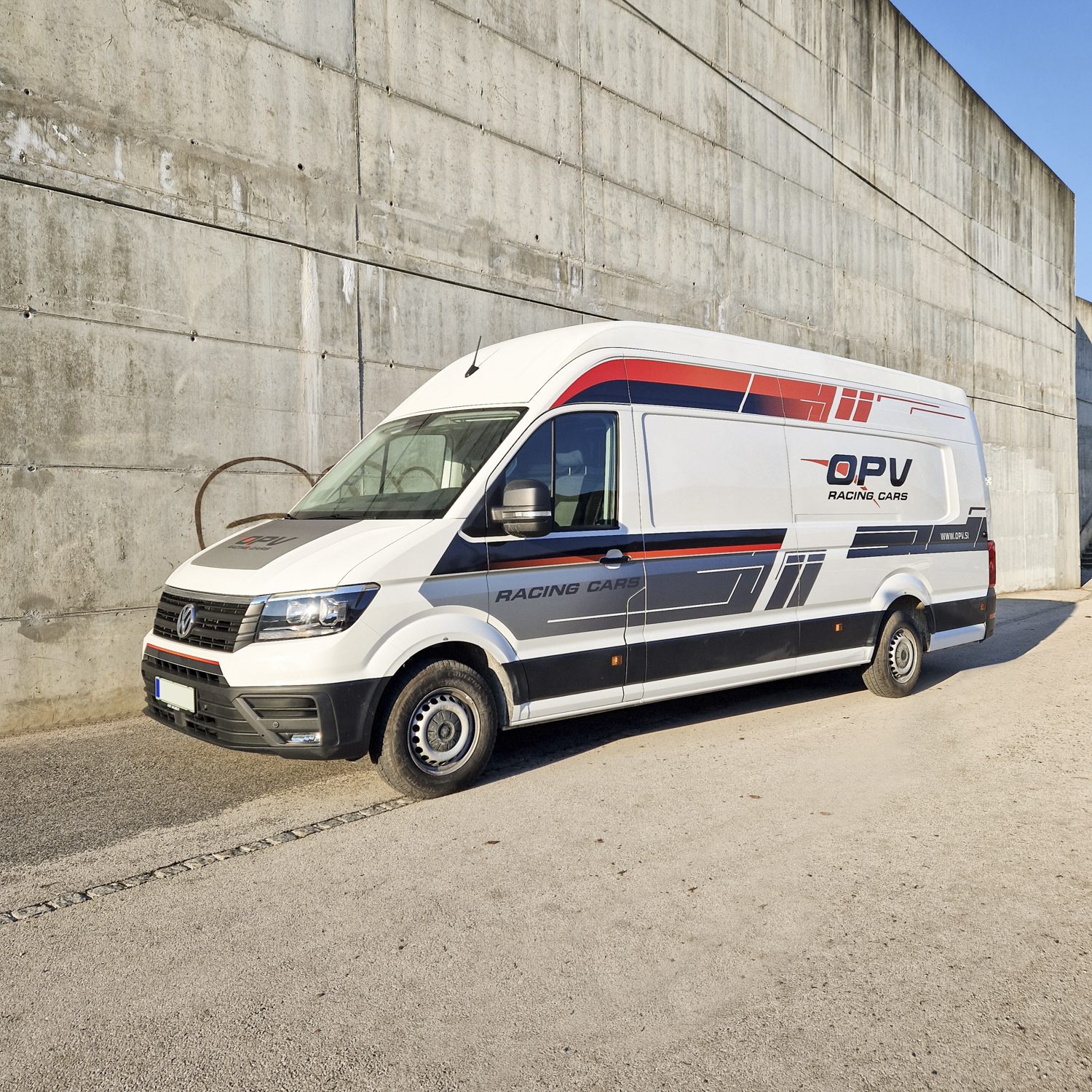 Polepitev dostavnega vozila Peugeot za OPV, izvedeno s strani Styxz.