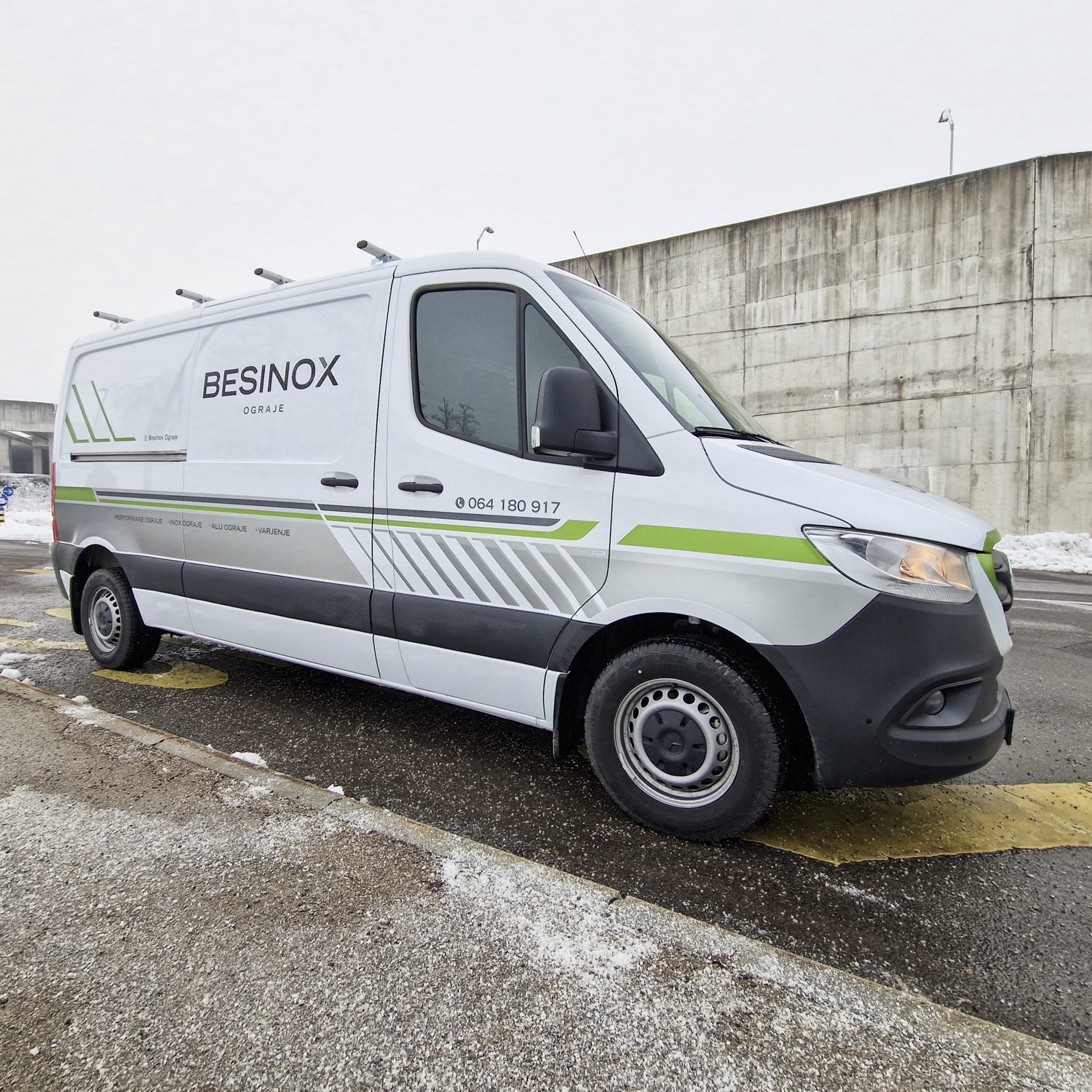 Polepitev dostavnega vozila Mercedes Sprinter za Besinox, izvedeno s strani Styxz.