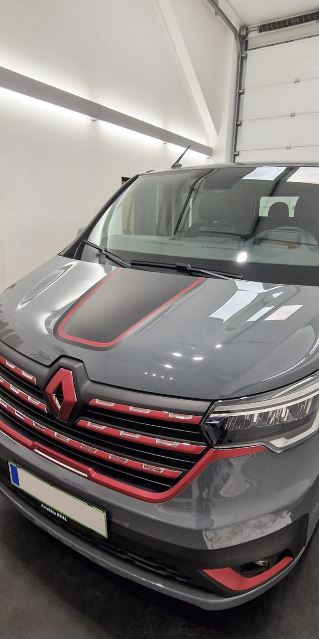 Polepitev dostavnega vozila Renault Trafic za Lipar, izvedeno s strani Styxz.