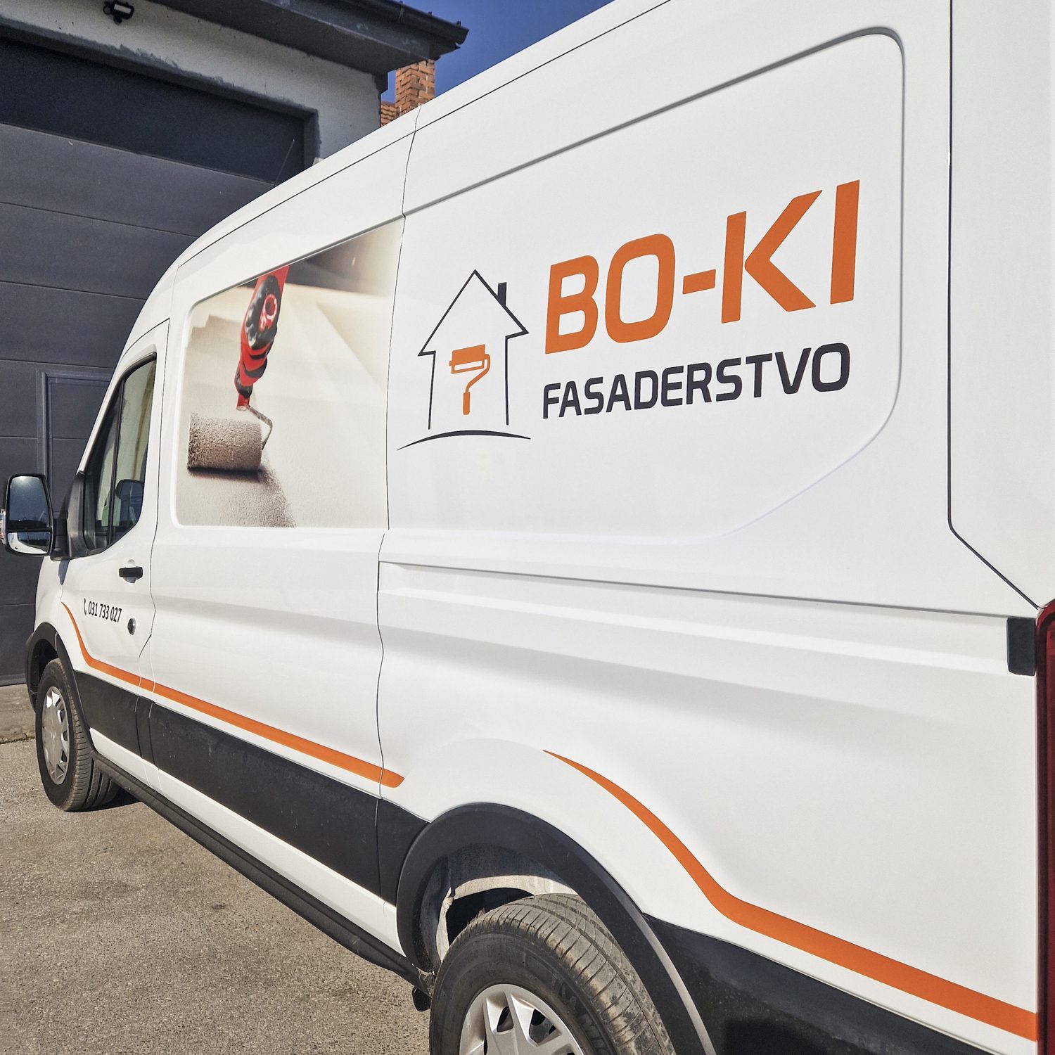 Polepitev dostavnega vozila Ford Transit za Boki, izvedeno s strani Styxz.