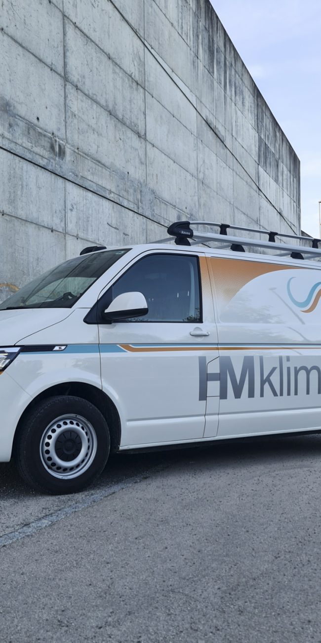 Polepitev dostavnega vozila Volkswagen za HM Klima, izvedeno s strani Styxz.