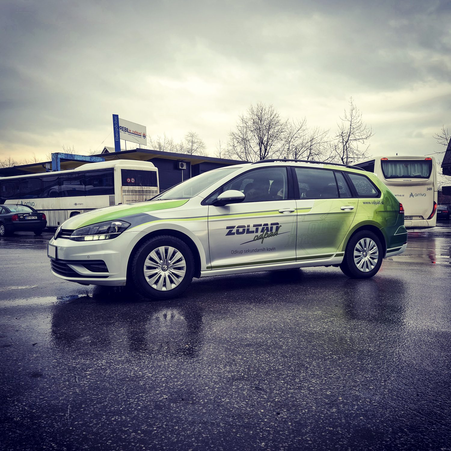 Polepitev osebnega vozila Volkswagen Golf za Zoltan, izvedeno s strani Styxz.