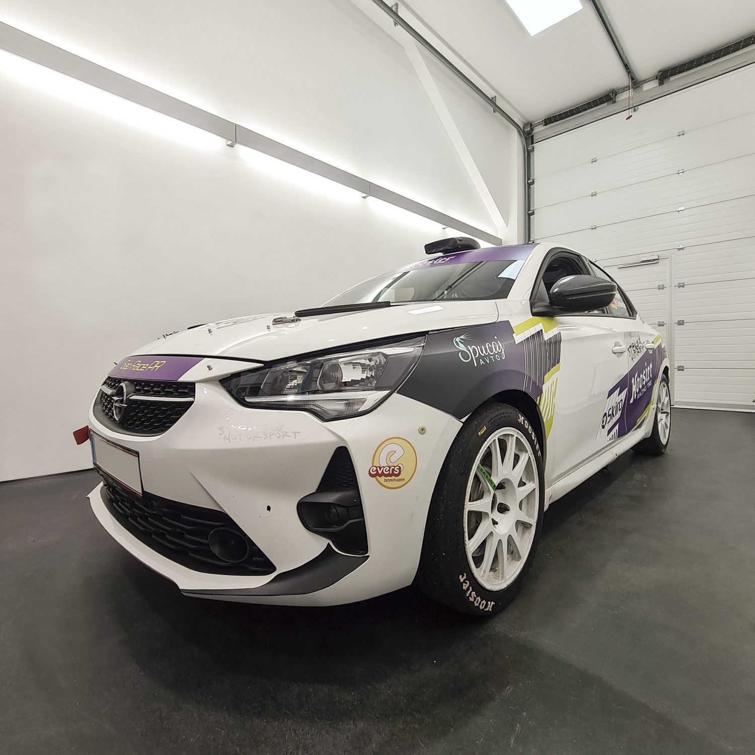 Polepitev dirkalnega vozila Wagner Corsa, izvedeno s strani Styxz.