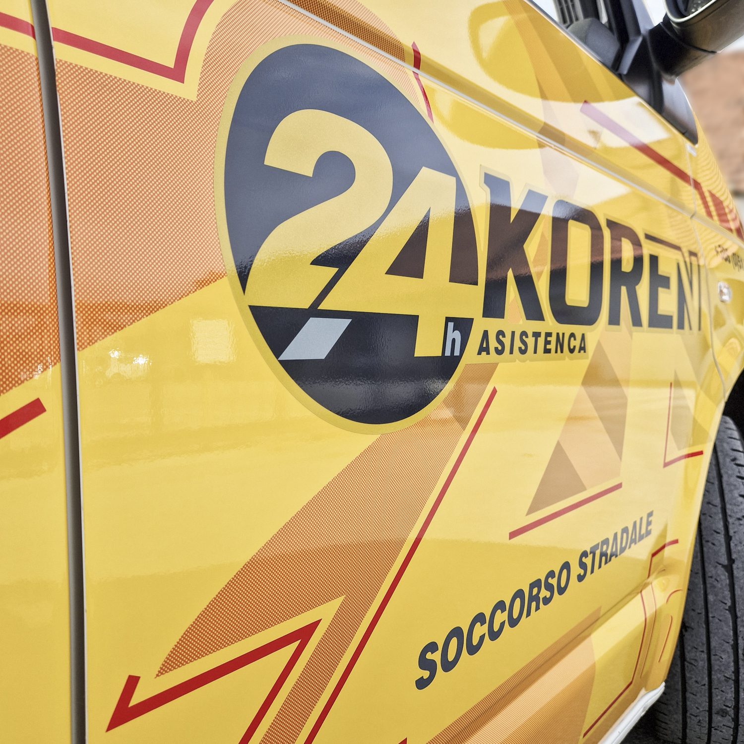 Polepitev tovornjaka avtovleka Volkswagen za Koren Fitzel, izvedeno s strani Styxz.