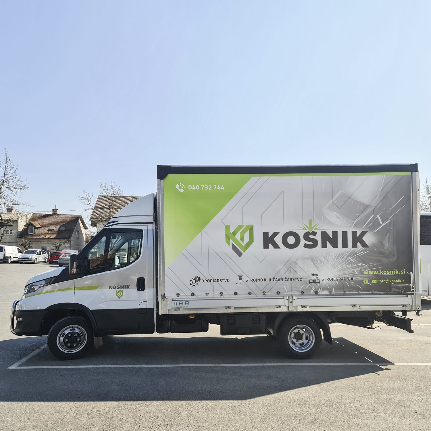 Polepitev tovornjaka Iveco za Kosnik, izvedeno s strani Styxz.